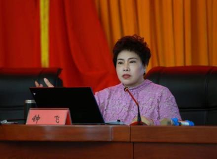 钟飞以“坚定信心强文旅政企同心向未来”为主题授课。 湖南省旅游景区协会会长钟飞:开发新业态、新消费构建出文旅产业生态